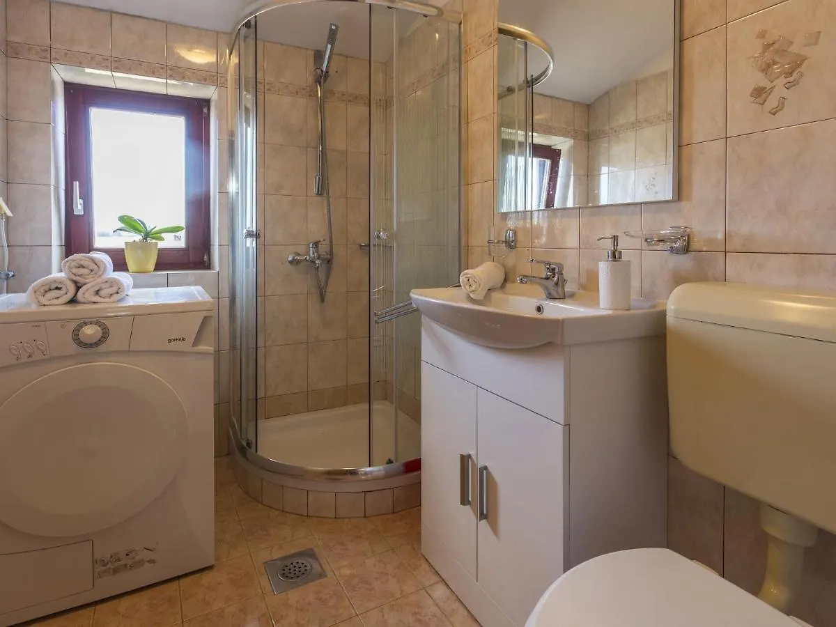 Holiday House With Private Pool And Balcony Hreljici