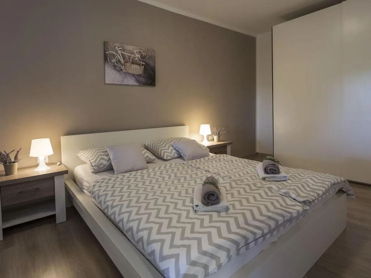 Holiday House With Private Pool And Balcony Hreljici Holiday home