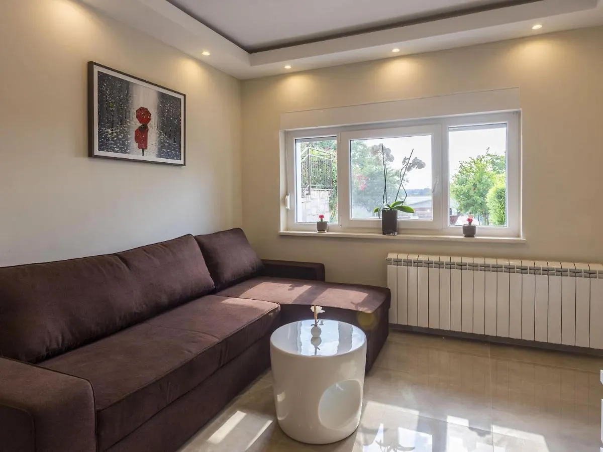 Holiday home Holiday House With Private Pool And Balcony Hreljici